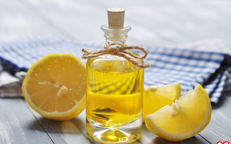 Lemon and olive oil help fade scars