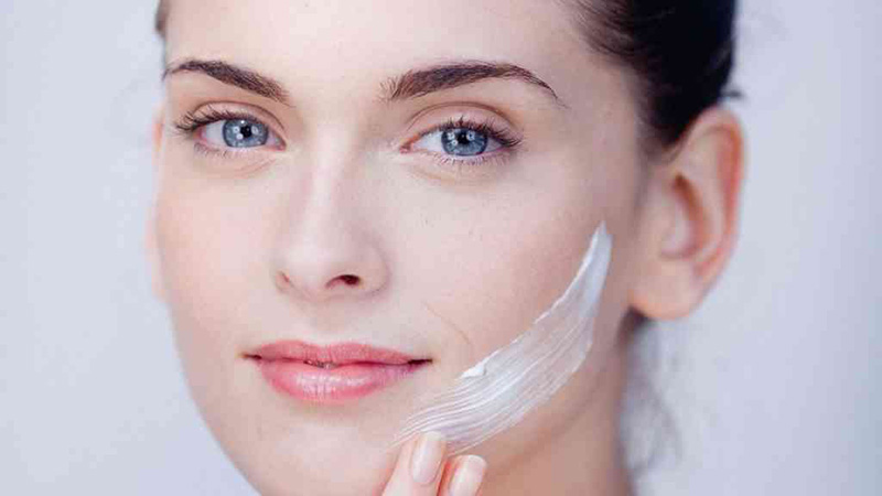 What is the recommended duration for cleansing your face with lotion?