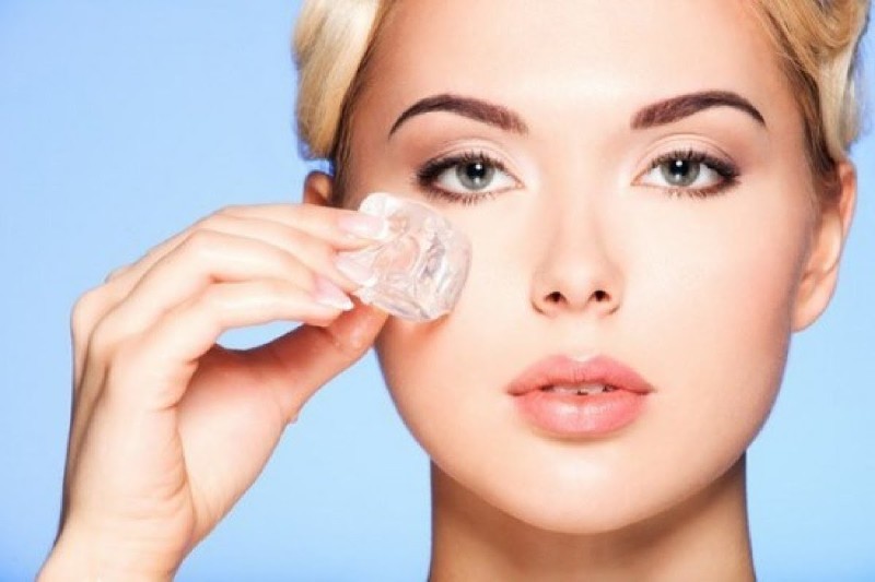 Apply ice for 5-10 minutes to reduce under-eye puffiness.