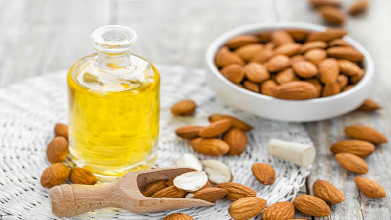 Almond oil effectively eliminates dark spots on the skin.