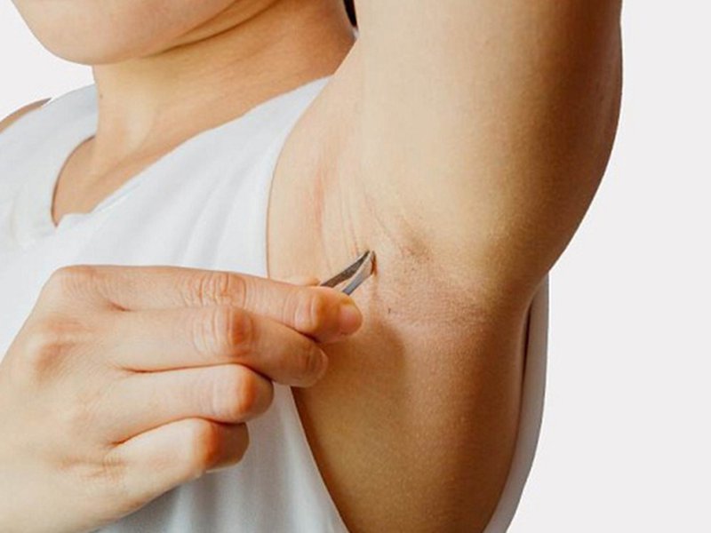 How to pluck armpit hair at home simply with tweezers