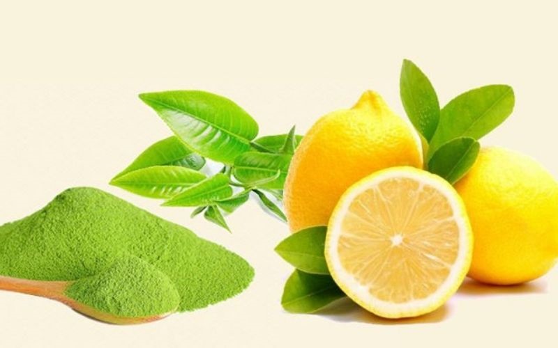 The combination of green tea and lemon aids in the more effortless removal of the thick layer of skin on the skin.