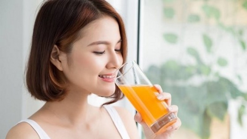 Orange juice supplies a significant amount of vitamin C to the body.
