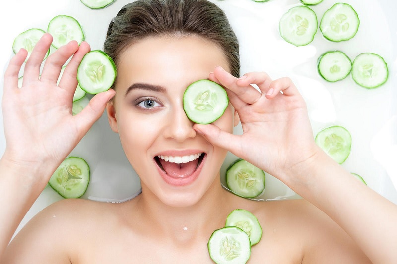 Cucumber to tighten pores