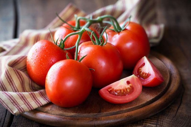 Tomatoes are rich in Vitamin K.