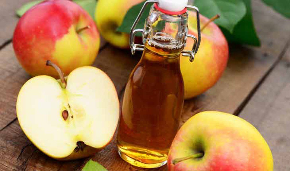 How to tighten pores with apple cider vinegar