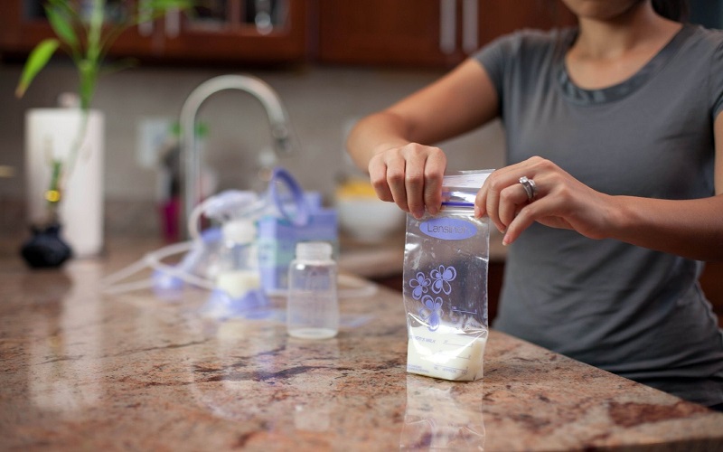 Unfinished breast milk can be stored in the refrigerator.