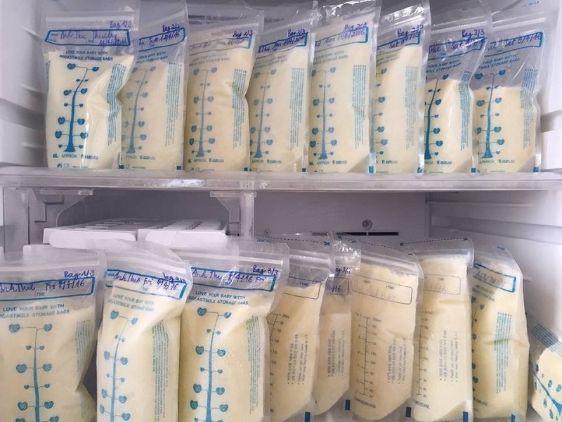 Depending on the quantity of expressed milk, the mother can select the suitable storage method.